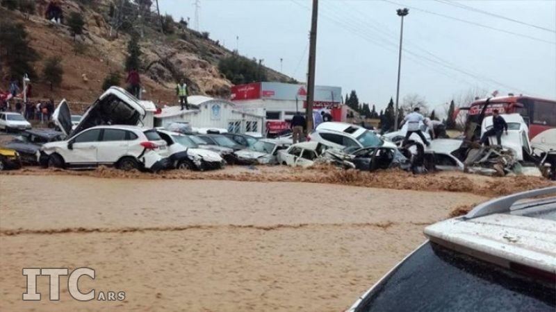 اقدامات ضروری در هنگام مواجه شدن با سیل در اتومبیل چیست؟