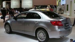 سوزوکی کیزاشی 